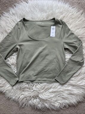 Abercrombie & Fitch Scoop Neck Long-Sleeve Top